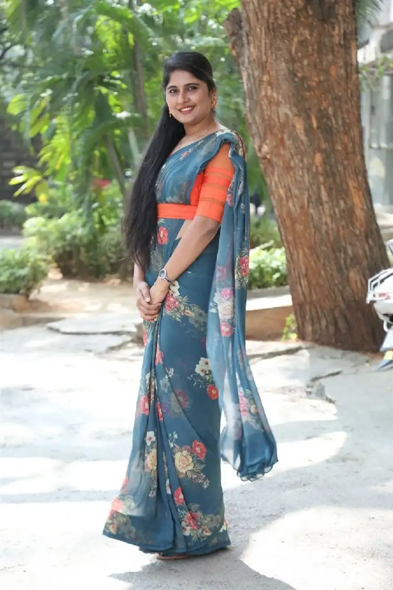 SONIA CHOWDARY STILLS IN SOUTH INDIAN BLUE SAREE 19